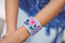 Load image into Gallery viewer, Frieda Floral Bracelet
