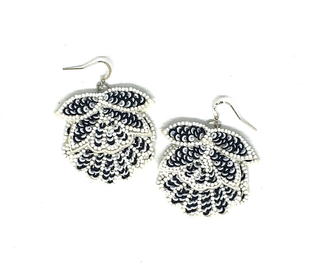 Nika Earring- Black & White